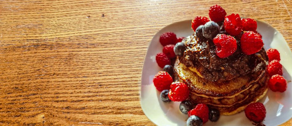 Teaserbild für "Bananen-Haferflocken-Pancake mit Avocado-Schokocreme"