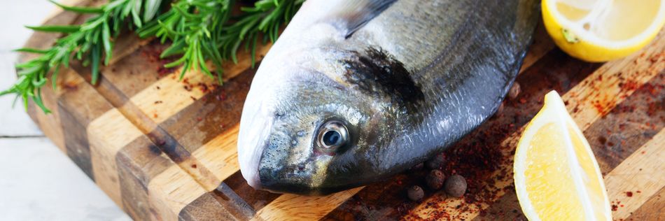 Fisch mit Kräutern und Zitrone